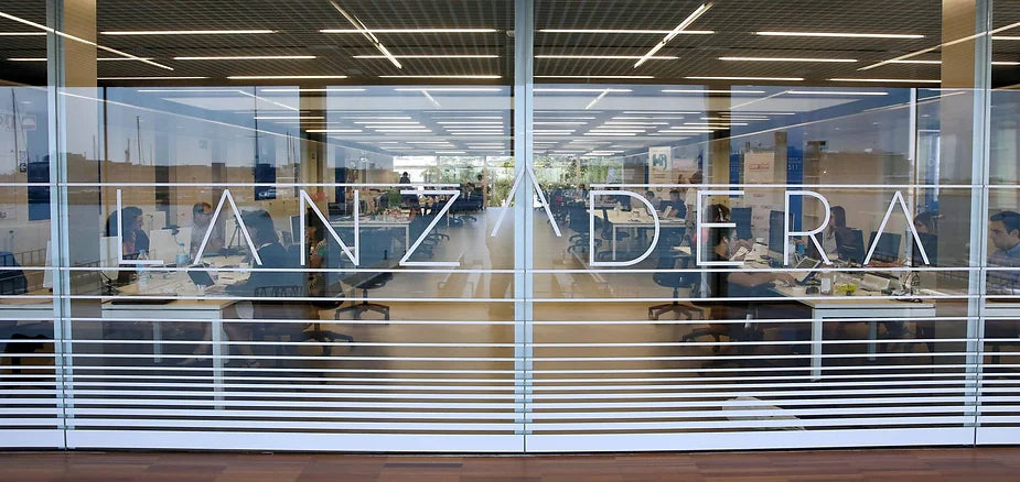 Agua NEA despegando con Lanzadera. - Agua NEA