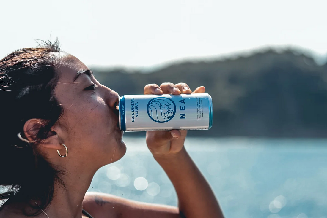 ¿Cuál es la mejor botella agua para mi evento? %agua en lata% % %agua nea%